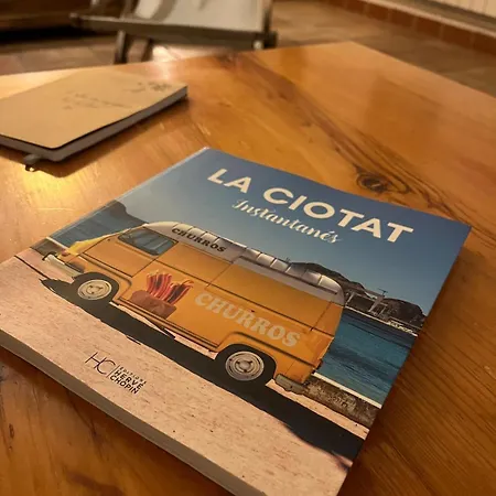 Rez De Jardin Au Calme Dans Le Parc Des Calanques Hébergement de vacances *