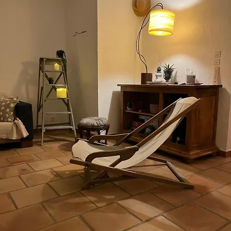 Rez De Jardin Au Calme Dans Le Parc Des Calanques