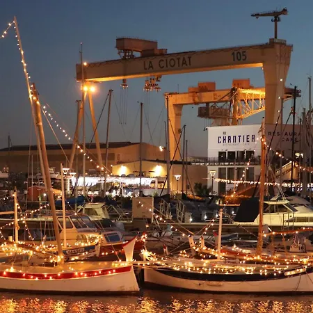 Rez De Jardin Au Calme Dans Le Parc Des Calanques Hébergement de vacances