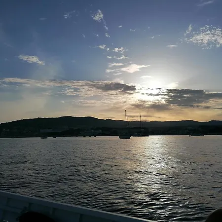 Rez De Jardin Au Calme Dans Le Parc Des Calanques *