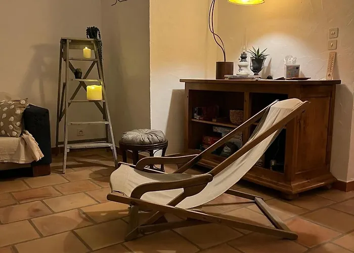 Rez De Jardin Au Calme Dans Le Parc Des Calanques