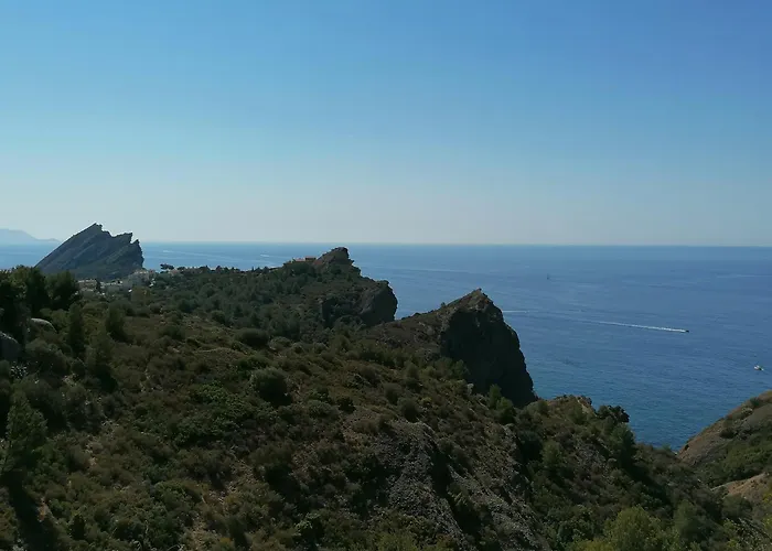 Dom wakacyjny Rez De Jardin Au Calme Dans Le Parc Des Calanques La Ciotat