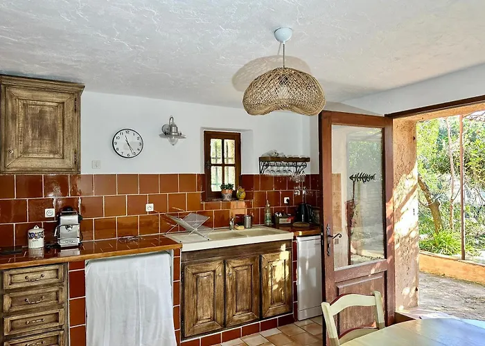 Rez De Jardin Au Calme Dans Le Parc Des Calanques La Ciotat